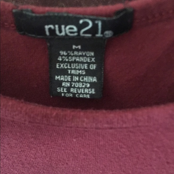 Cold shoulder top - Picture 3 of 3